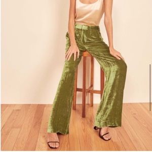 Reformation Wes Wide-Leg Velvet Green pant in size 6. EUC.